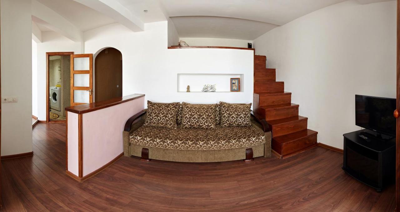 Babylon Apartment On Bukovinskaya Street Rivne Ngoại thất bức ảnh