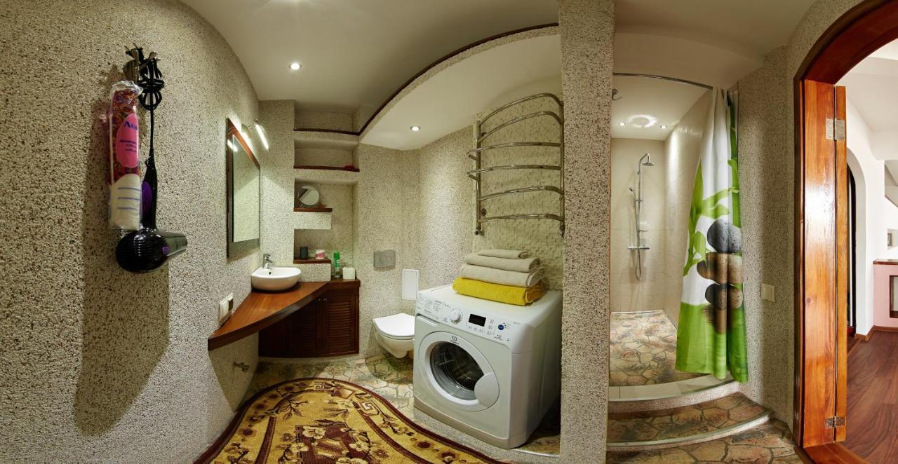 Babylon Apartment On Bukovinskaya Street Rivne Ngoại thất bức ảnh